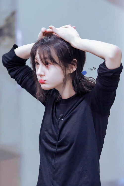 爱游戏app下载-比利亚雷亚尔多点开花，迎来关键胜利，比利亚雷亚尔吧