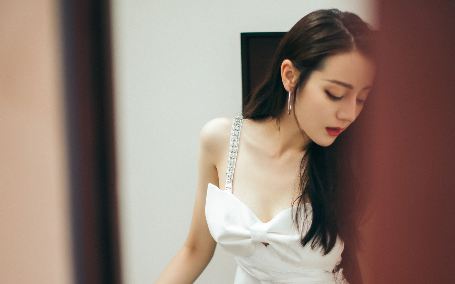 爱游戏体育-欧洲足球盛宴继续燃烧，队伍展现团结力量，欧洲 足球队